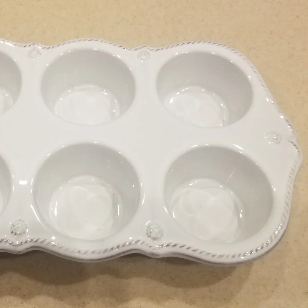 RARE JULISKA WHITE BERRY & THREAD CERAMIC CUPCAKE MUFFIN PAN BAKING COOKING DISH